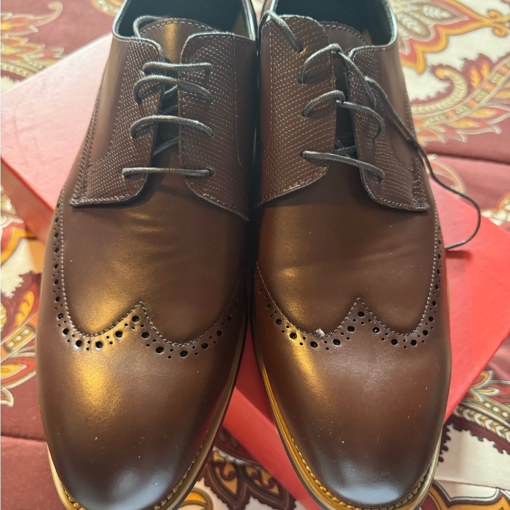 Men’s dress shoes